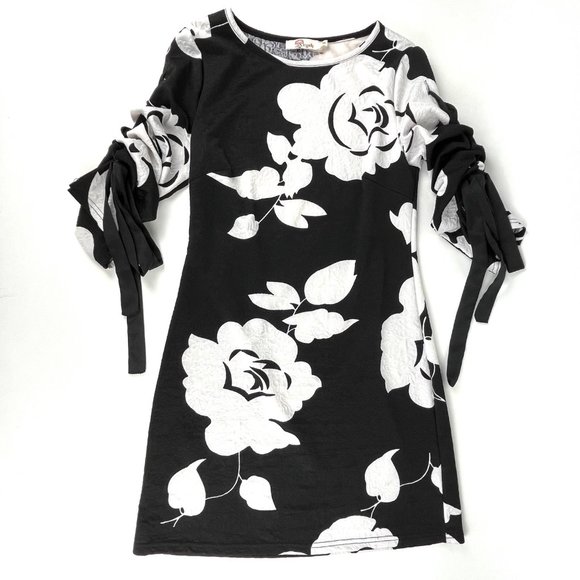 Aryeh Dresses & Skirts - Anthropologie Aryeh 3/4 Lace-Up Sleeve Black & White Floral Dress Sz. S